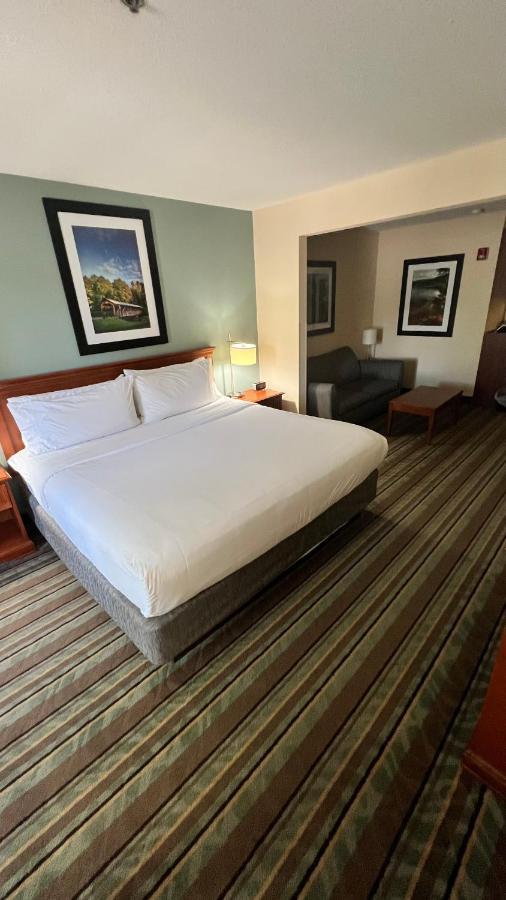 Holiday Inn Express & Suites Salamanca, An Ihg Hotel Eksteriør bilde